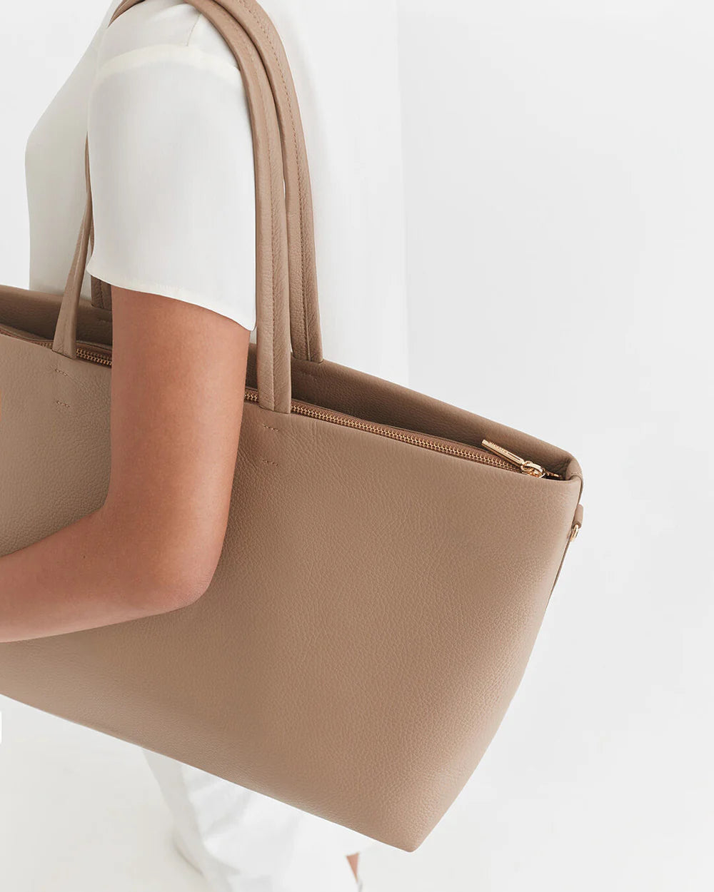 Cuyana Classic Easy Zipper Tote