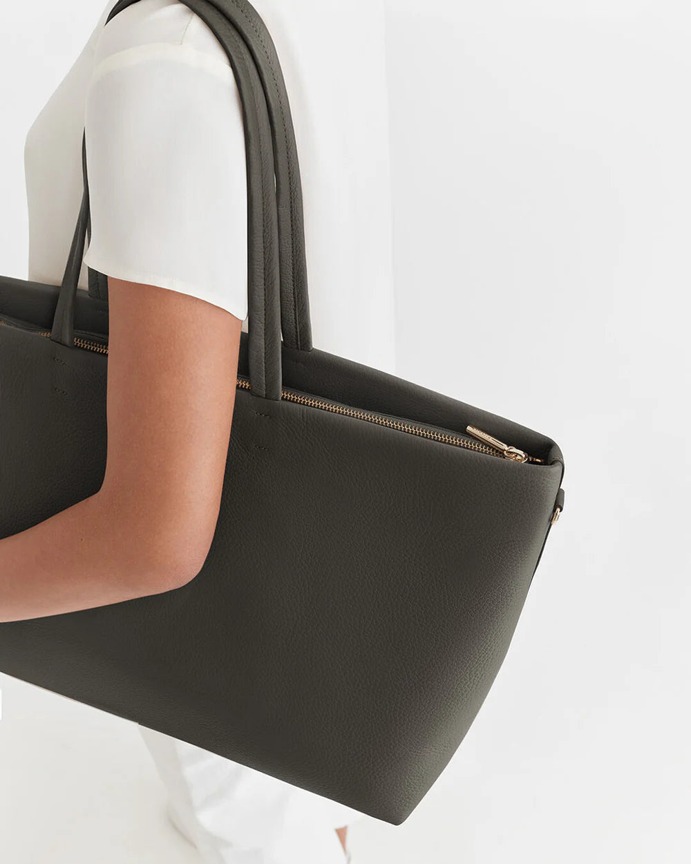 Cuyana Classic Easy Zipper Tote