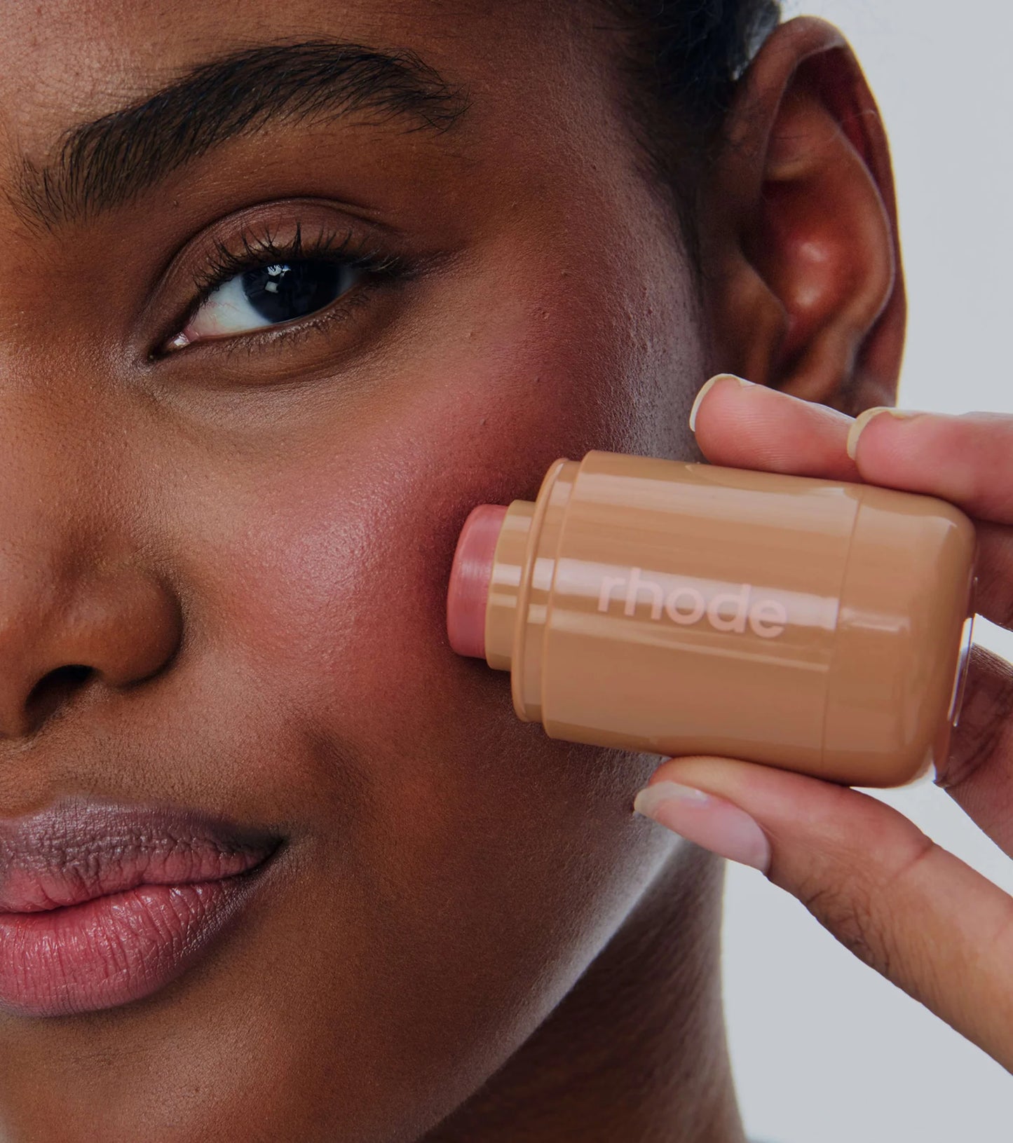rhode pocket blush freckle - neutral peach